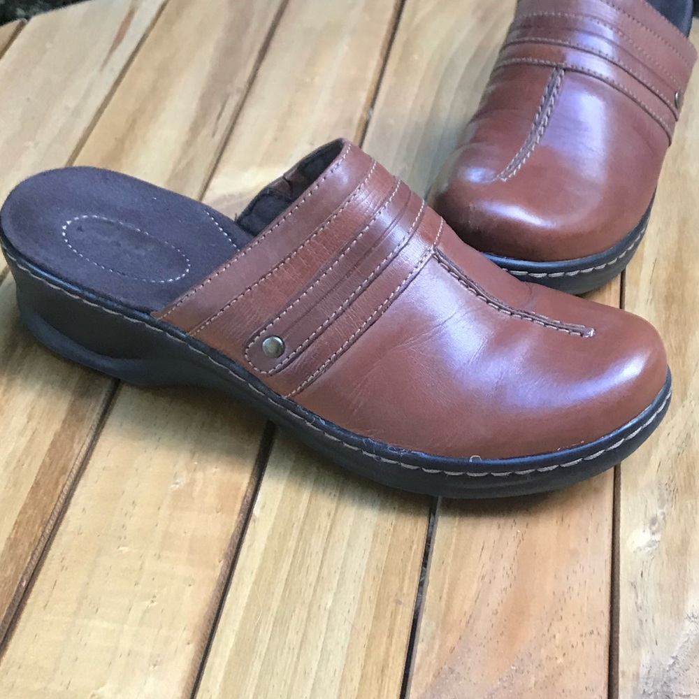 Clarks☀️Bendables tan mules